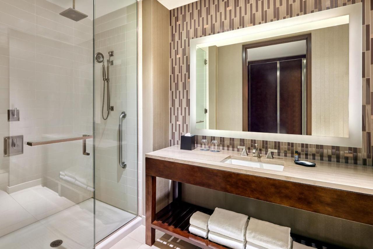 The Westin Phoenix Downtown Bagian luar foto